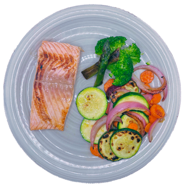 Grilled salmon con verduras mediterráneas